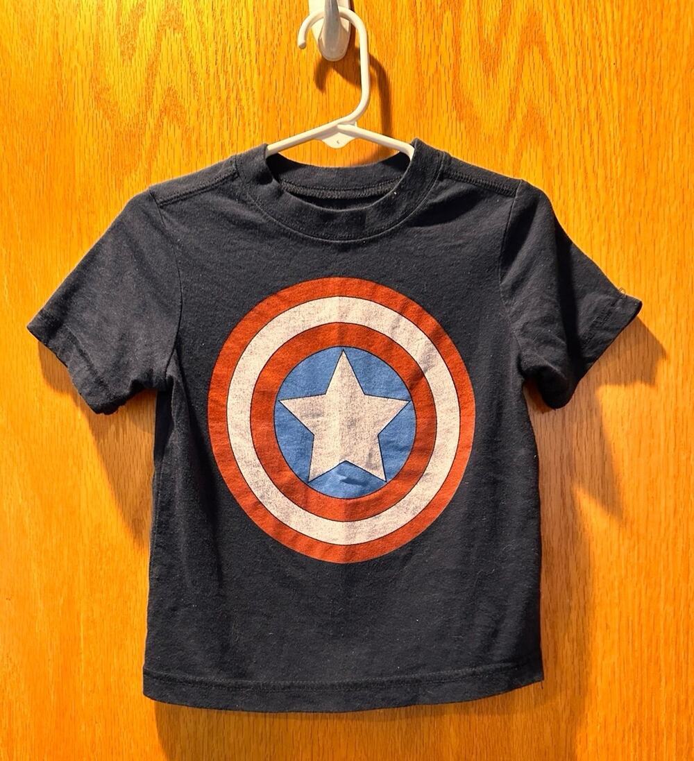 Old Navy Collectabilities 2T Captain America Marvel summer 2011 T-shirt